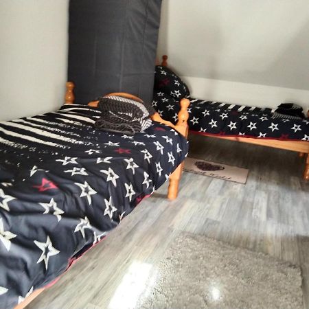 Craftycotta Villa Glomel Buitenkant foto